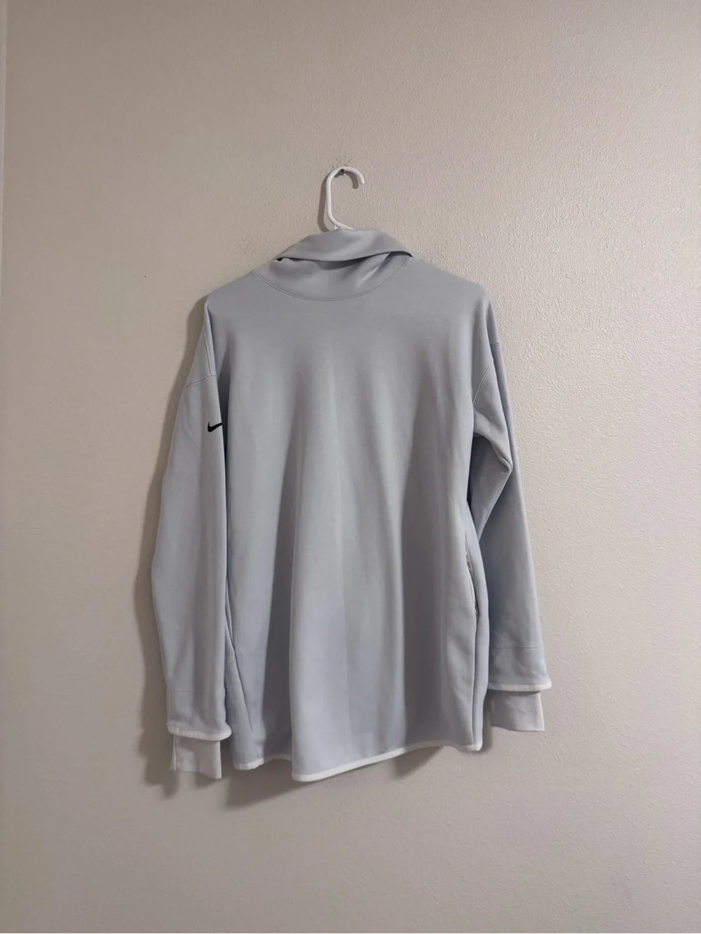 Nike Light Gray Athletic Long-Sleeve Pullover